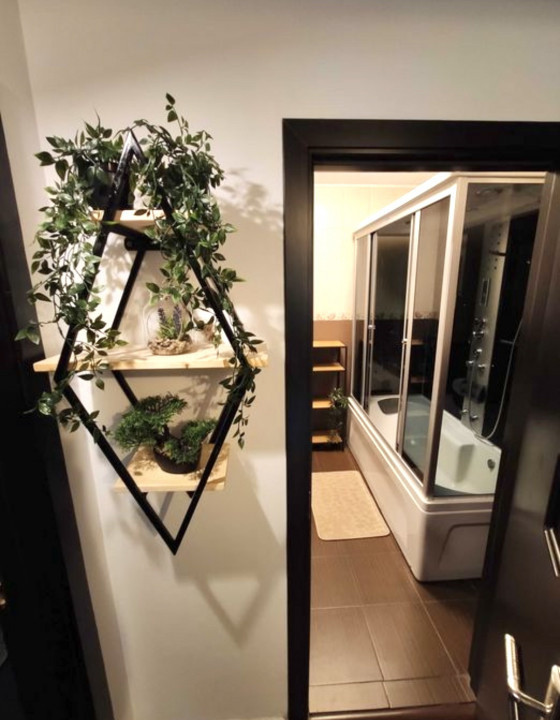 Apartament 2 camere decomandate, 56 mp, zona Vivo .