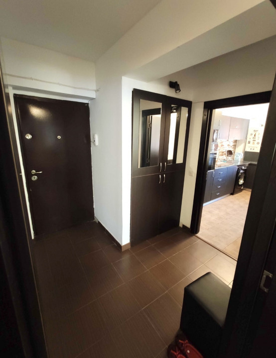Apartament 2 camere decomandate, 56 mp, zona Vivo .