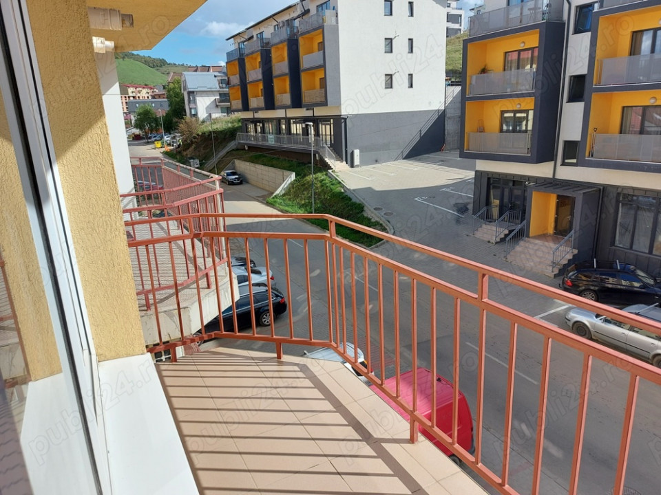 Apartament 3 camere , modern , 65 MP, Teilor, parcare.