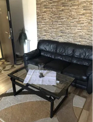 Închiriere apartament cu două camere, centru Floresti