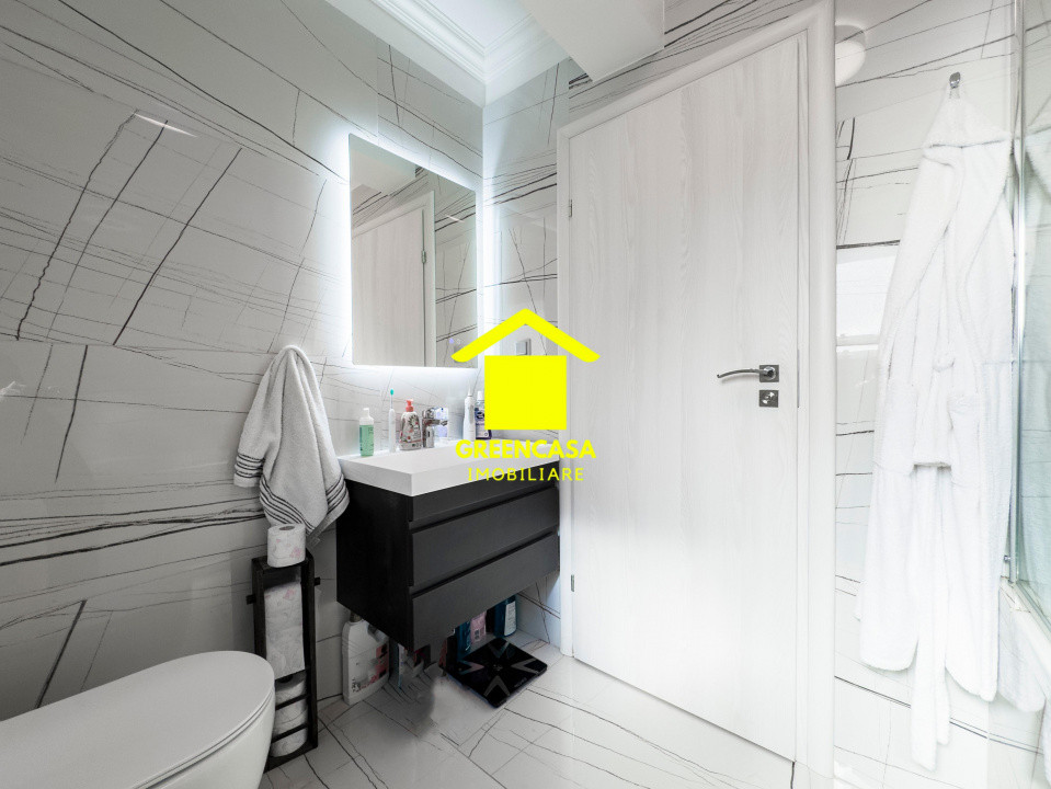 Apartament lux 3 camere, 70mp, gradina, zona Vivo