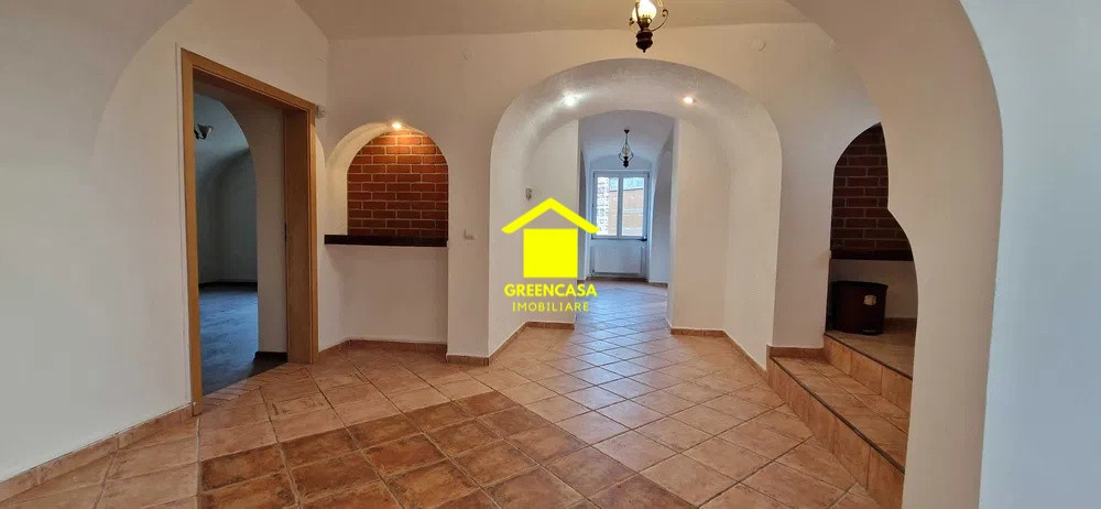 Apartament deosebit, renovat, 170 mp, în casă interbelică, Gruia