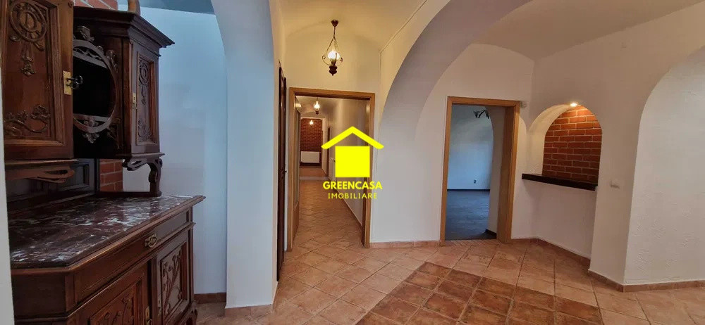 Apartament deosebit, renovat, 170 mp, în casă interbelică, Gruia