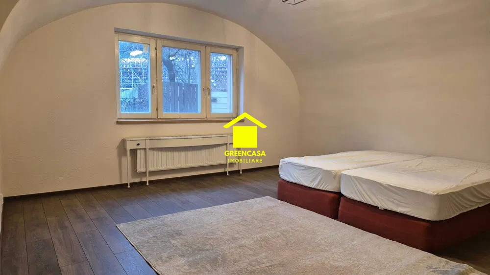 Apartament deosebit, renovat, 170 mp, în casă interbelică, Gruia