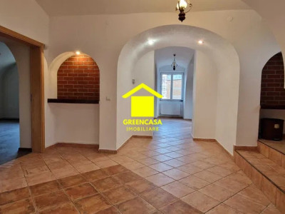 Apartament deosebit, renovat, 170 mp, în casă interbelică, Gruia