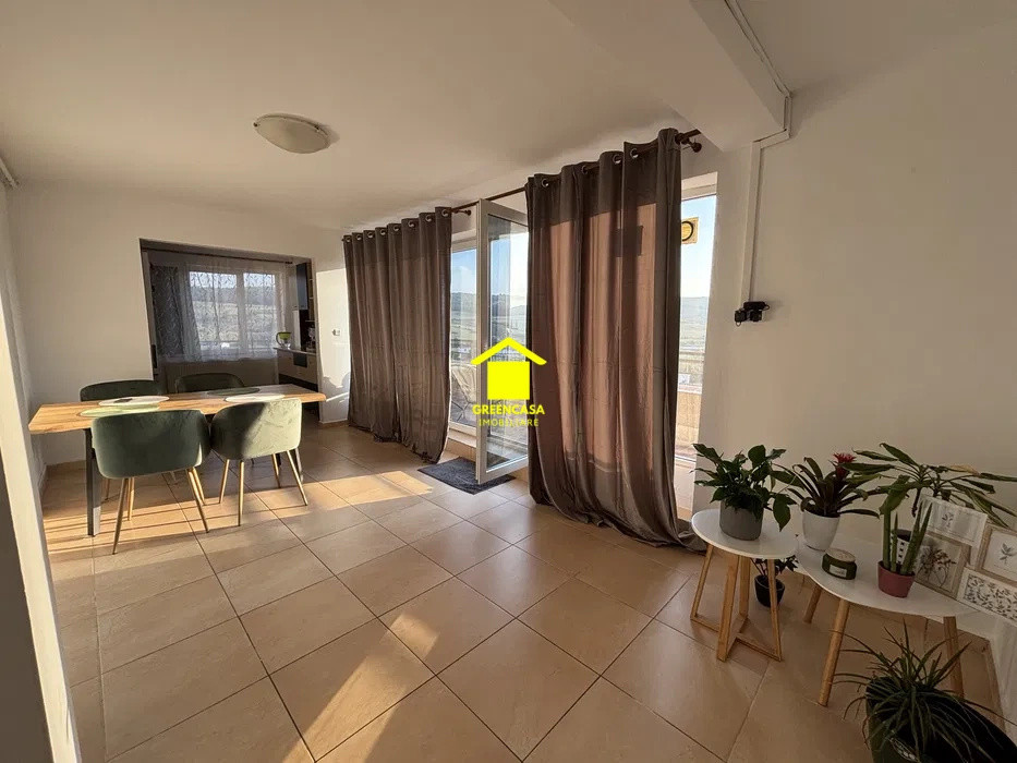 Apartament 3 camere, dressing, terasa, balcon, parcare, zona Petrom, Baciu