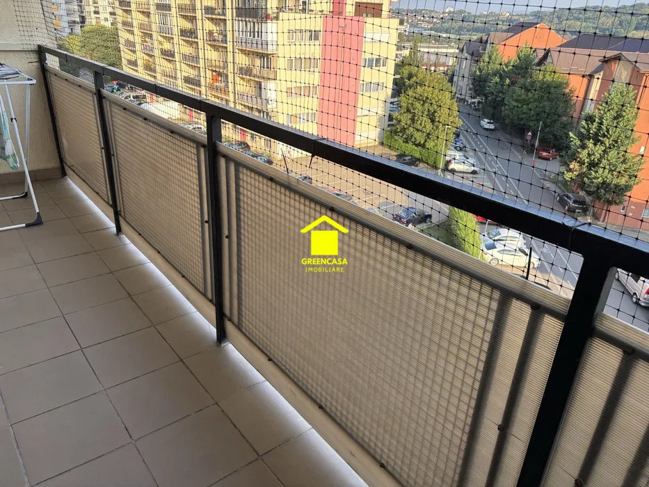 Apartament 3 camere, dressing, terasa, balcon, parcare, zona Petrom, Baciu