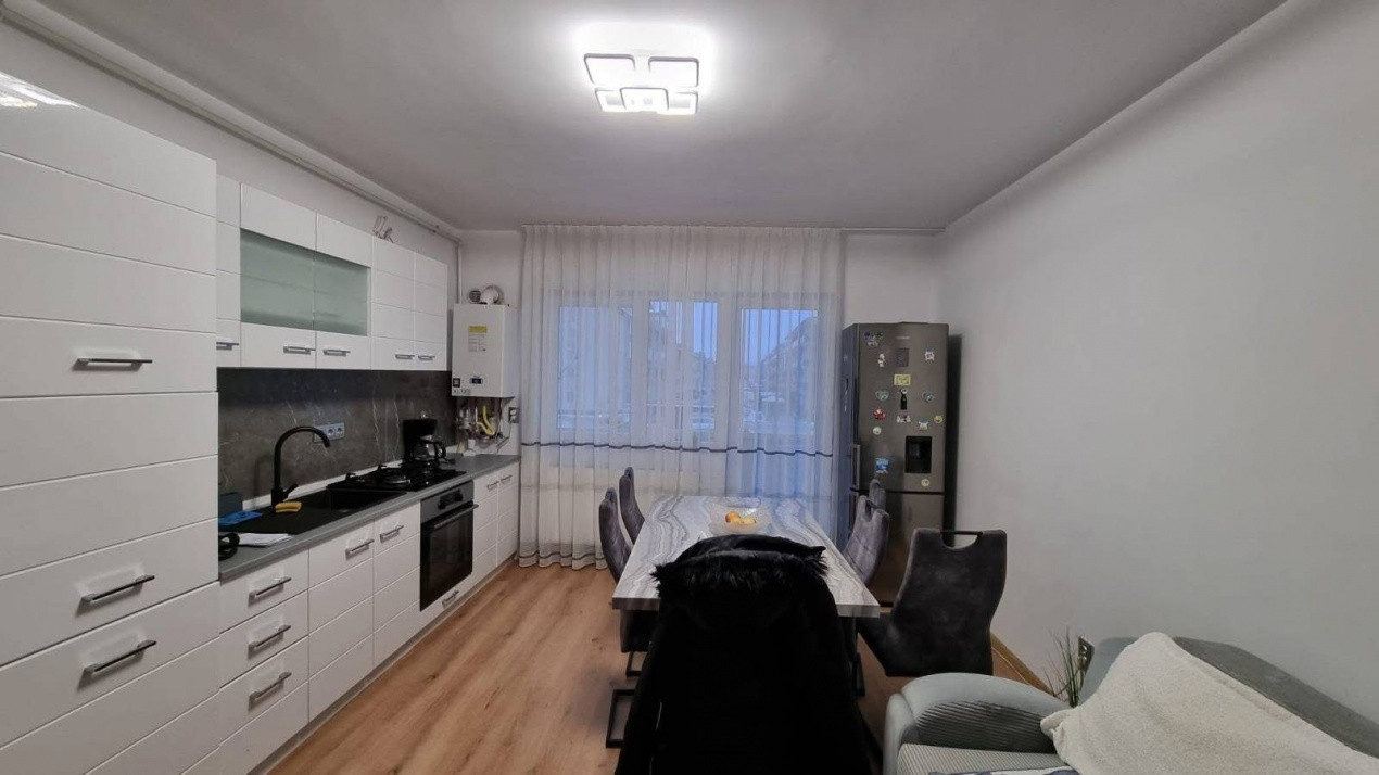 Apartament 3 camere gata de mutare , zona Urusagului, parcare subterana .