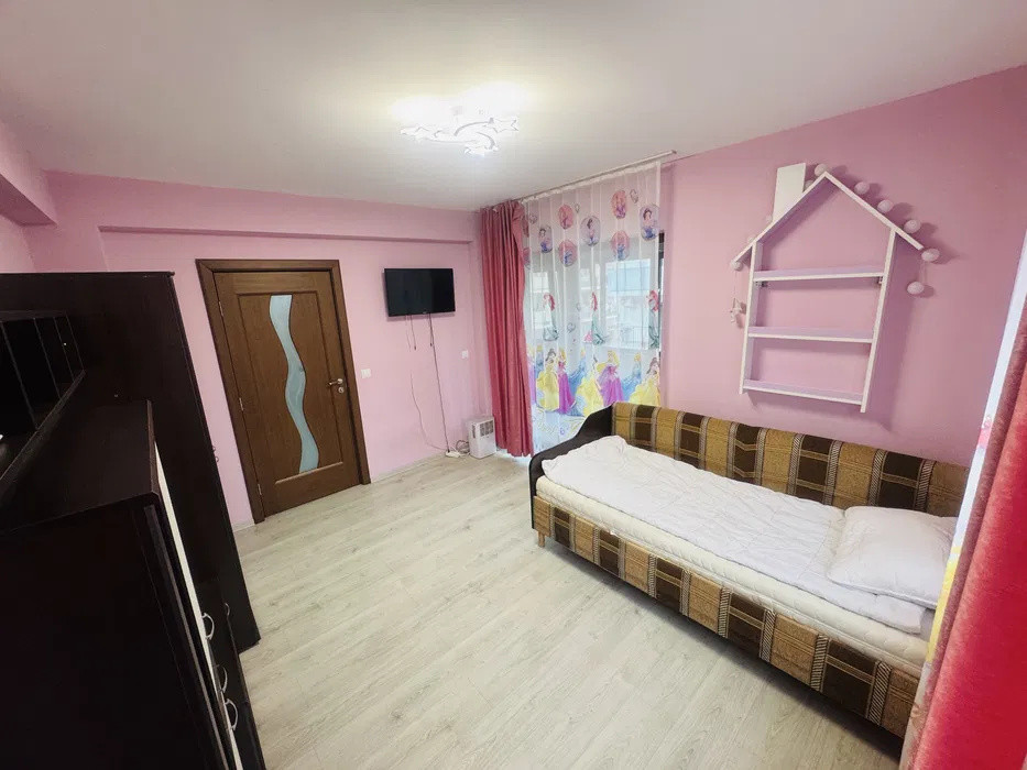 Închiriez apartament 3 camere