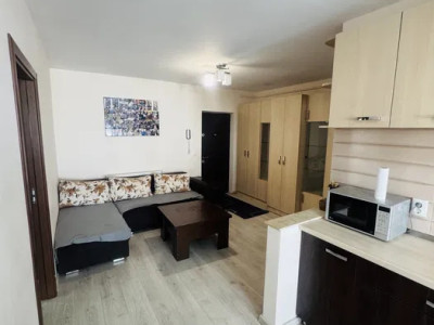Închiriez apartament 3 camere