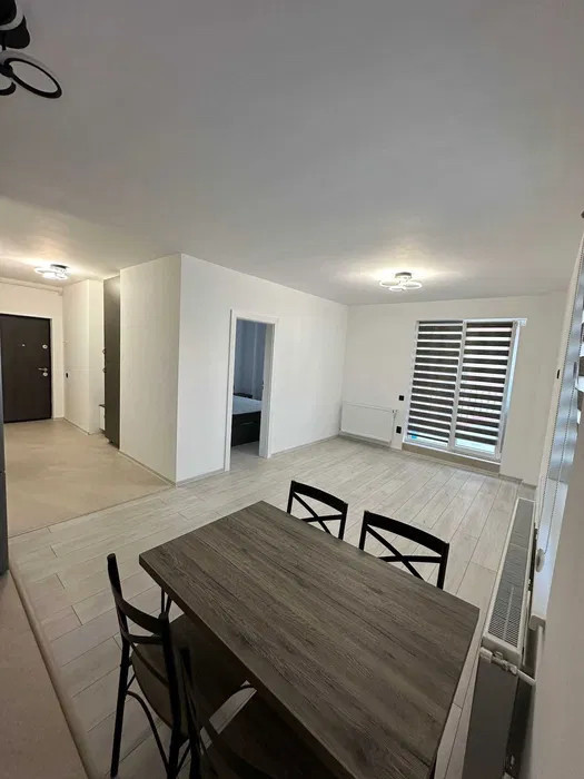 Apartament 2 camere  , 42 MP,plus terasa de 20 mp Eroilor , parcare.