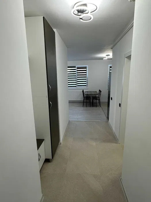 Apartament 2 camere  , 42 MP,plus terasa de 20 mp Eroilor , parcare.