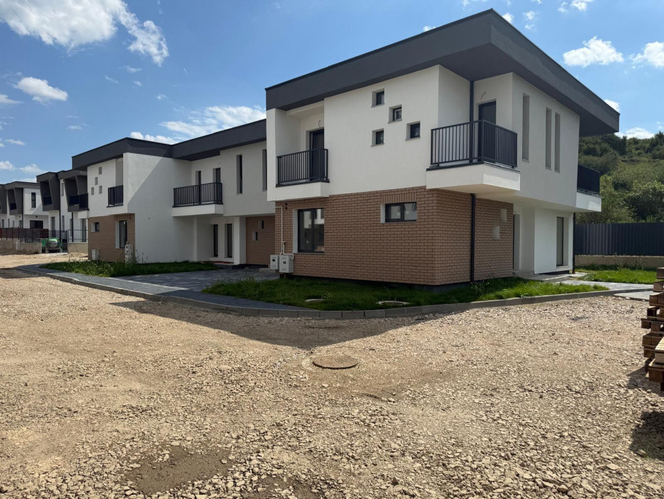 Triplex modern – Florești, zona Urușagului