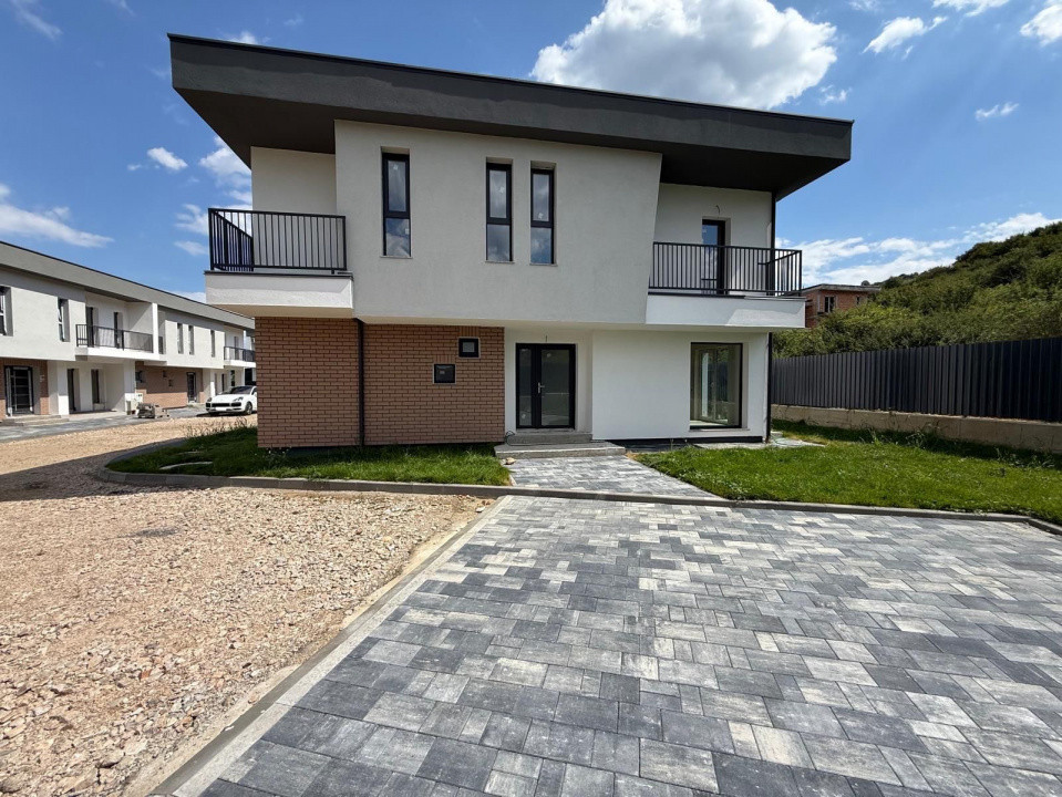 Triplex modern – Florești, zona Urușagului