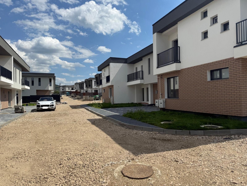 Triplex modern – Florești, zona Urușagului