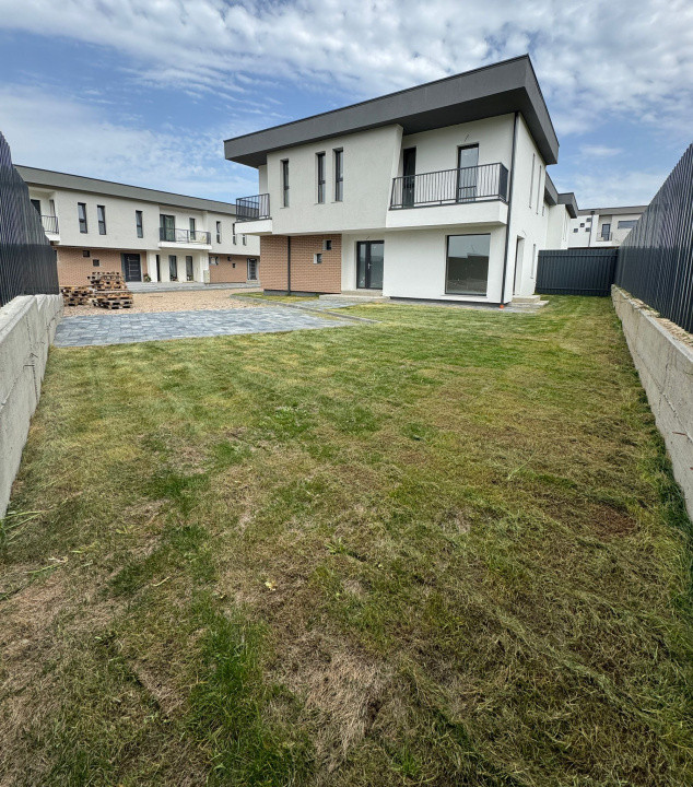 Triplex modern – Florești, zona Urușagului