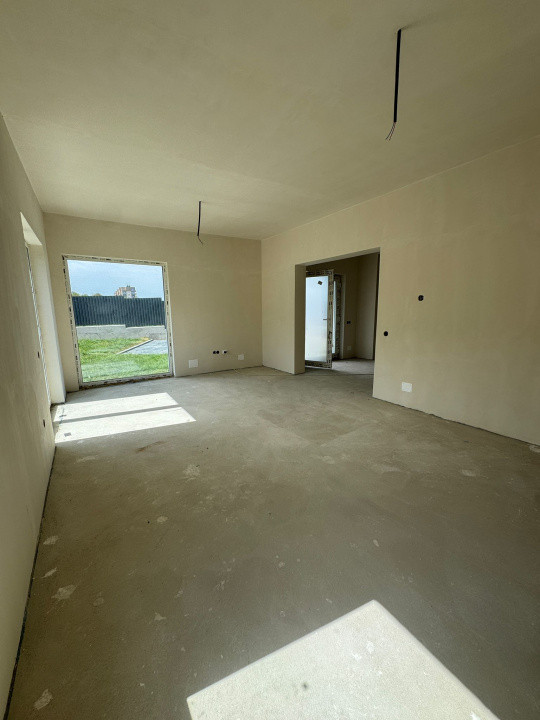 Triplex modern – Florești, zona Urușagului