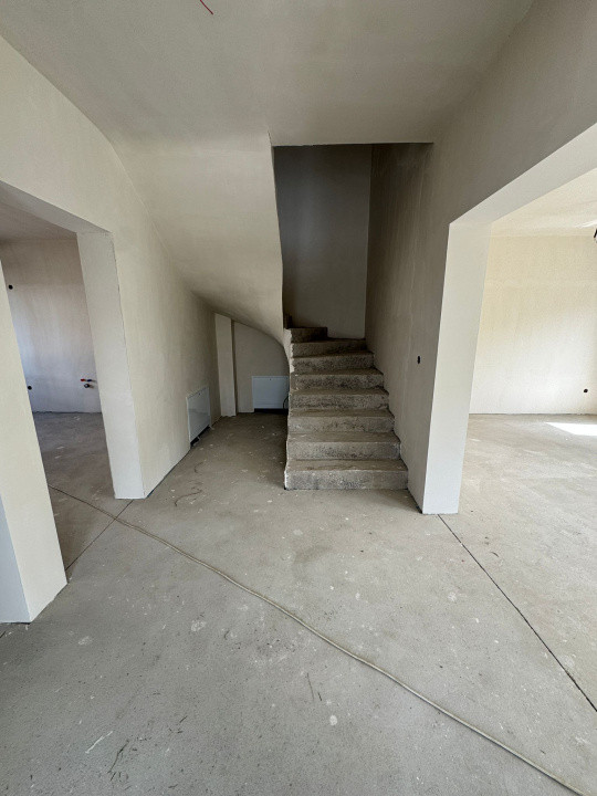 Triplex modern – Florești, zona Urușagului