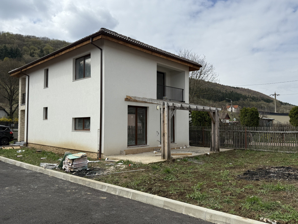 Casă individuală de vânzare în Gilău