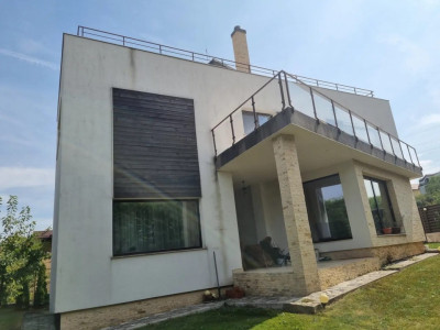 COMISION 0!!! Casa deosebita, utilata mobilata, Faget, 311mp utili