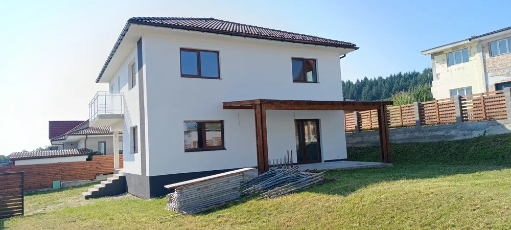 Casă individuală, 146mp utili, teren 500 mp, confort și spațiu generos, Chinteni