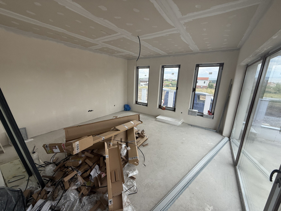 Casă individuală modernă în Dezmir, zonă exclusiv de case noi