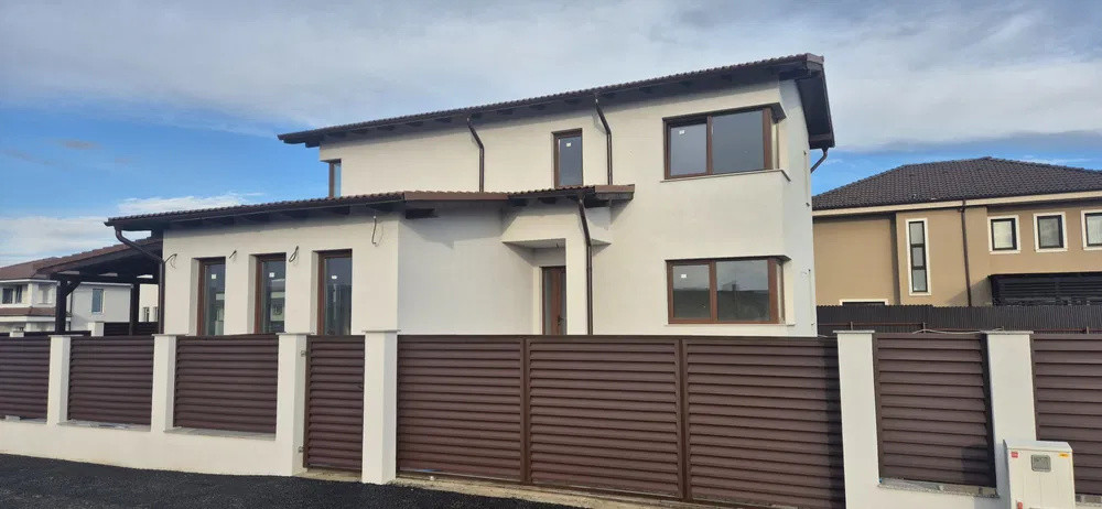 Casă individuală modernă în Dezmir, zonă exclusiv de case noi