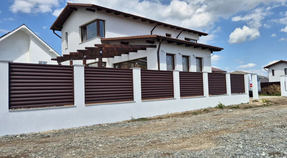 Casă individuală modernă în Dezmir, zonă exclusiv de case noi