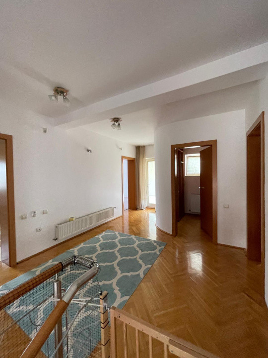 Casa individuală, 280mp utili, 2150mp teren, Manastur, Cluj