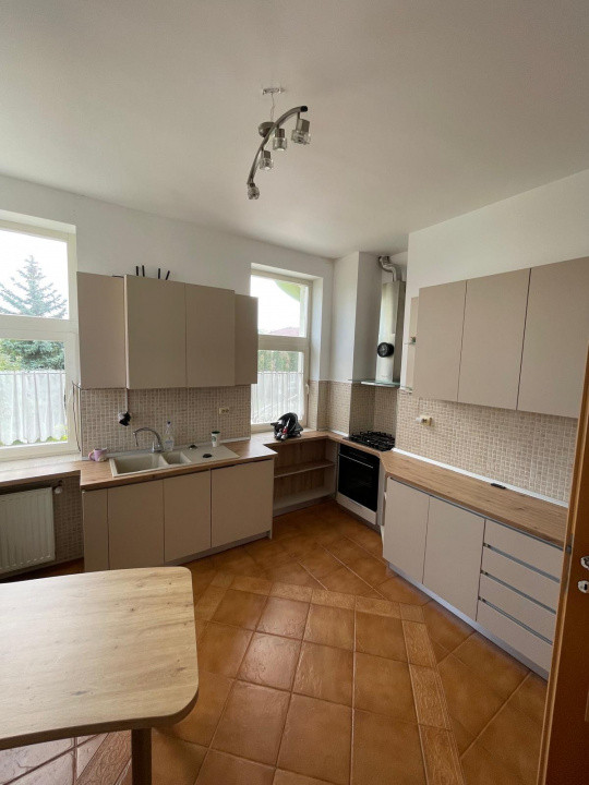 Casa individuală, 280mp utili, 2150mp teren, Manastur, Cluj