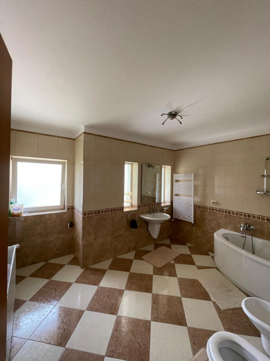 Casa individuală, 280mp utili, 2150mp teren, Manastur, Cluj