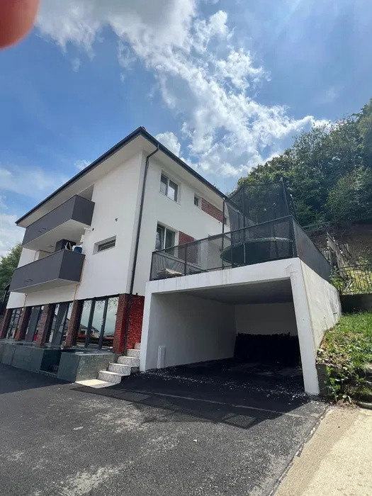 Casă individuală cuplată ultrafinisată, Florești, str. Teilor, 175 mp utili