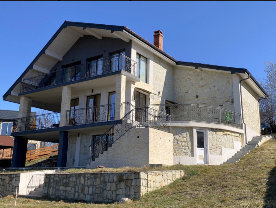 Proprietate speciala cu panorama superba, 220 mp utili, 1760 mp teren, Feleacu