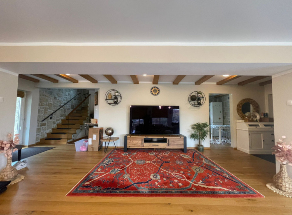 Proprietate speciala cu panorama superba, 220 mp utili, 1760 mp teren, Feleacu