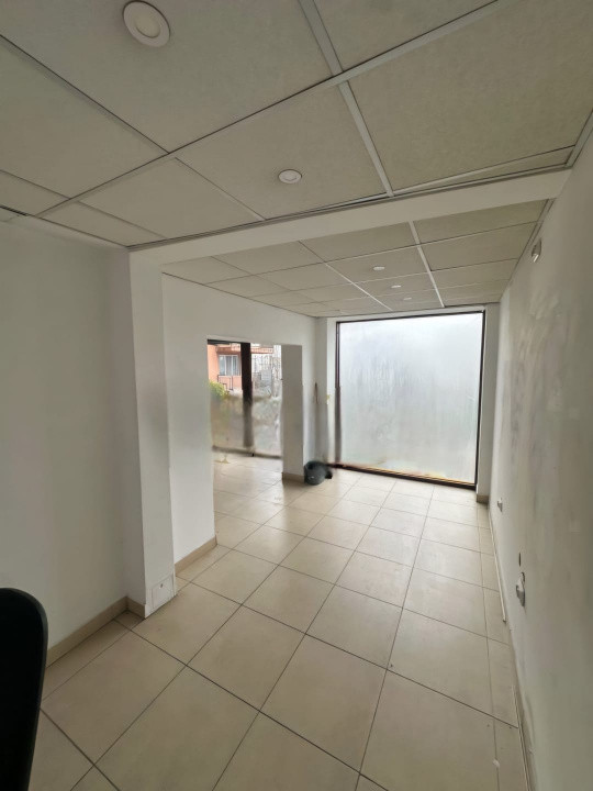 Spatiu comercial 83mp, zona Petrom, Baciu