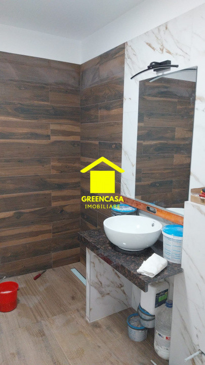 Apartament finisat, 3 camere, 60mp, balcon, zona Vivo