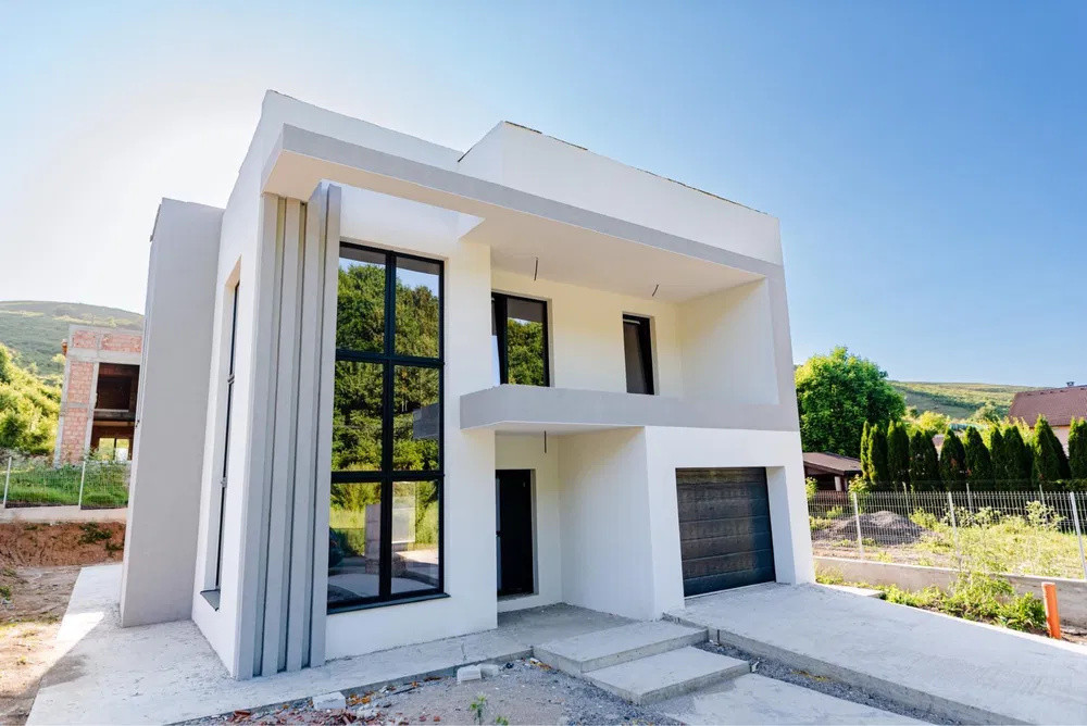 Casă modernă în zona Roata Făget – liniște și confort aproape de natură