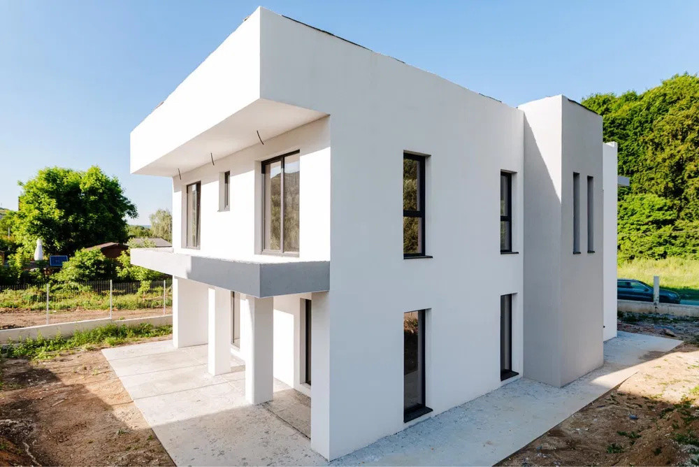 Casă modernă în zona Roata Făget – liniște și confort aproape de natură