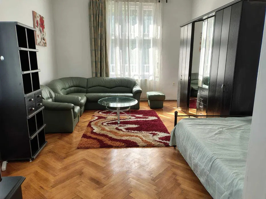 Apartament 3 camere centru (3 room apartment city center)
