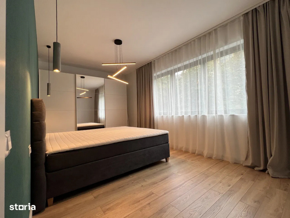 Inchiriez apartament 2 camere + doua locuri parcare, ultracentral, nou